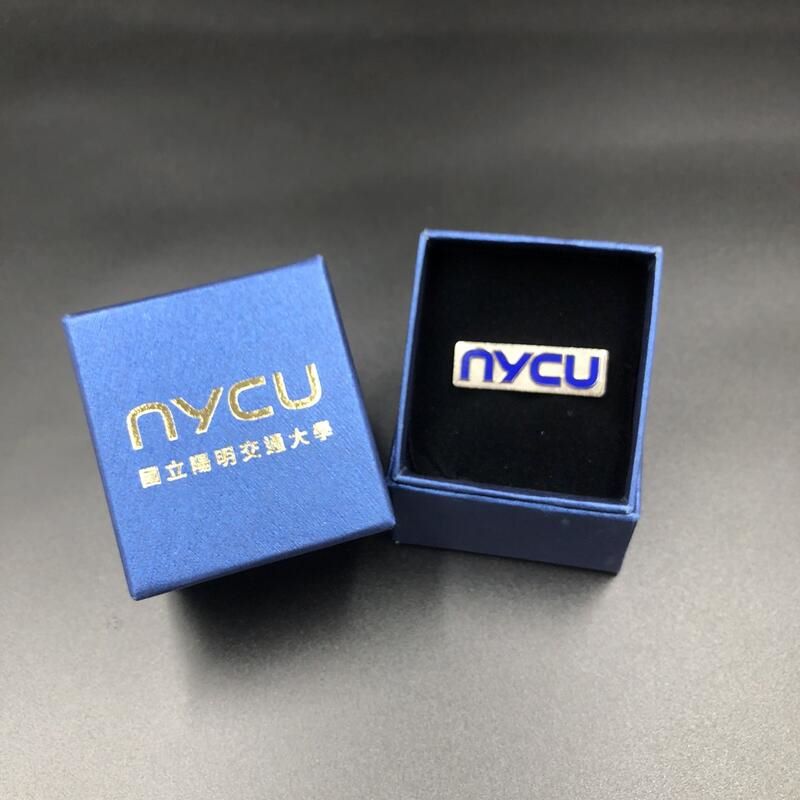 【麗文校園書局】NYCU LOGO胸章