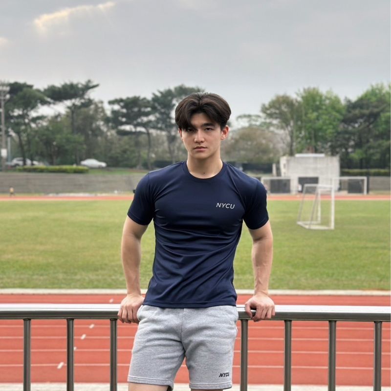 【Colaz酷樂網】NYCU簡約超細纖維排汗衫_丈青／Logo Sweat-Wicking Shirt _Blue