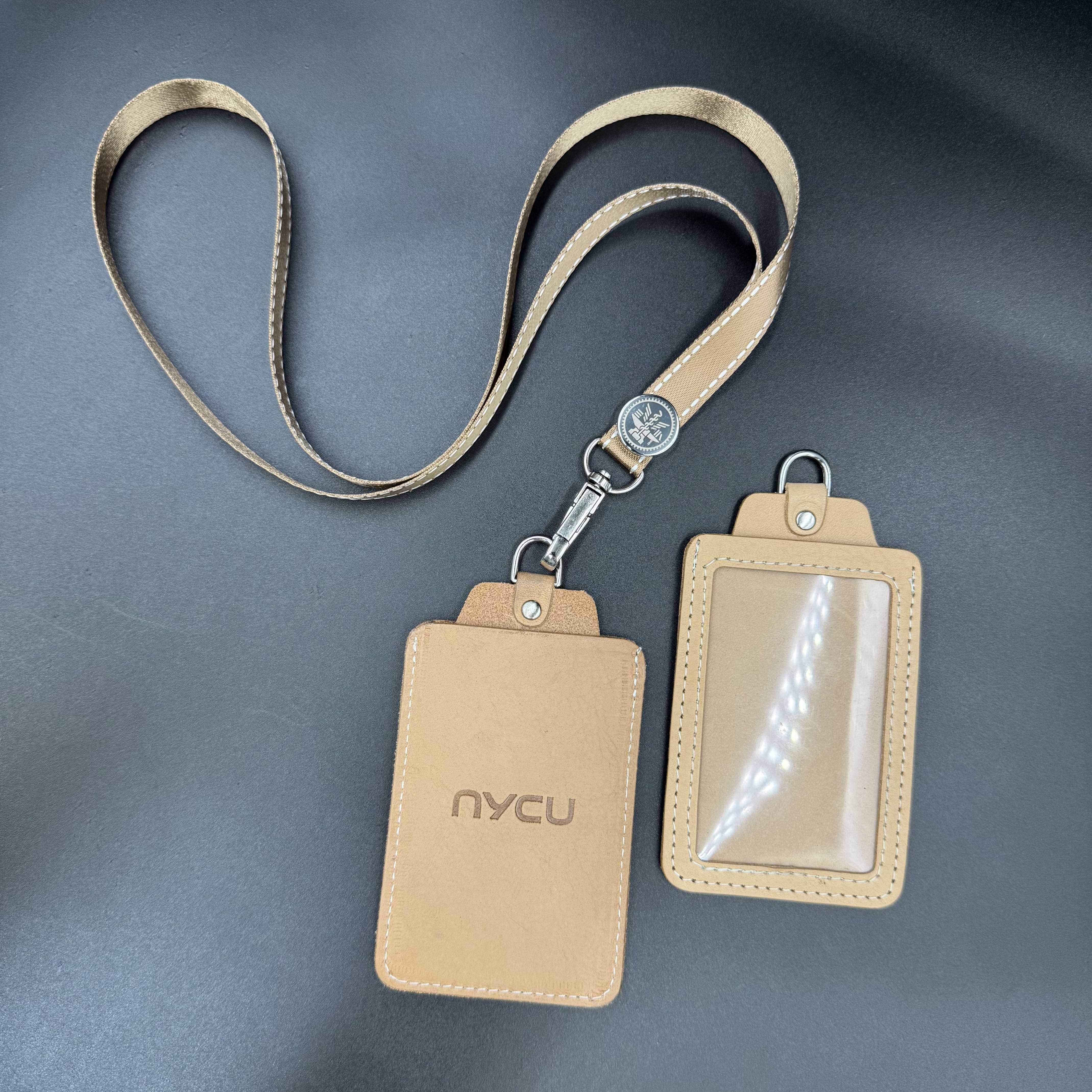 【麗文校園書局】NYCU無染原色真皮卡套_Genuine Leather Card Holder