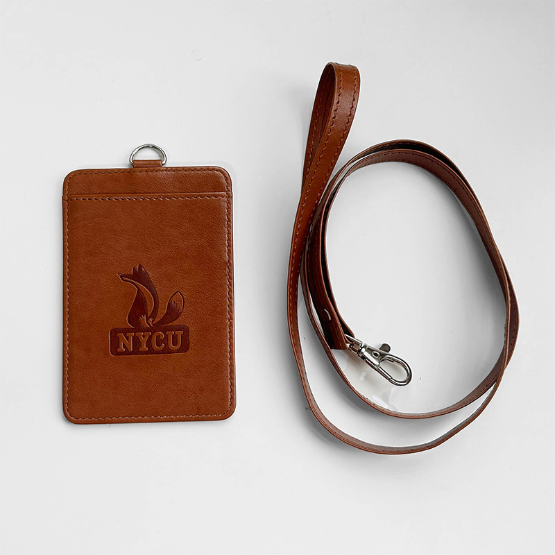【Colaz酷樂網】NYCU狐狸皮革雙層證件套_焦糖棕／Card Holder